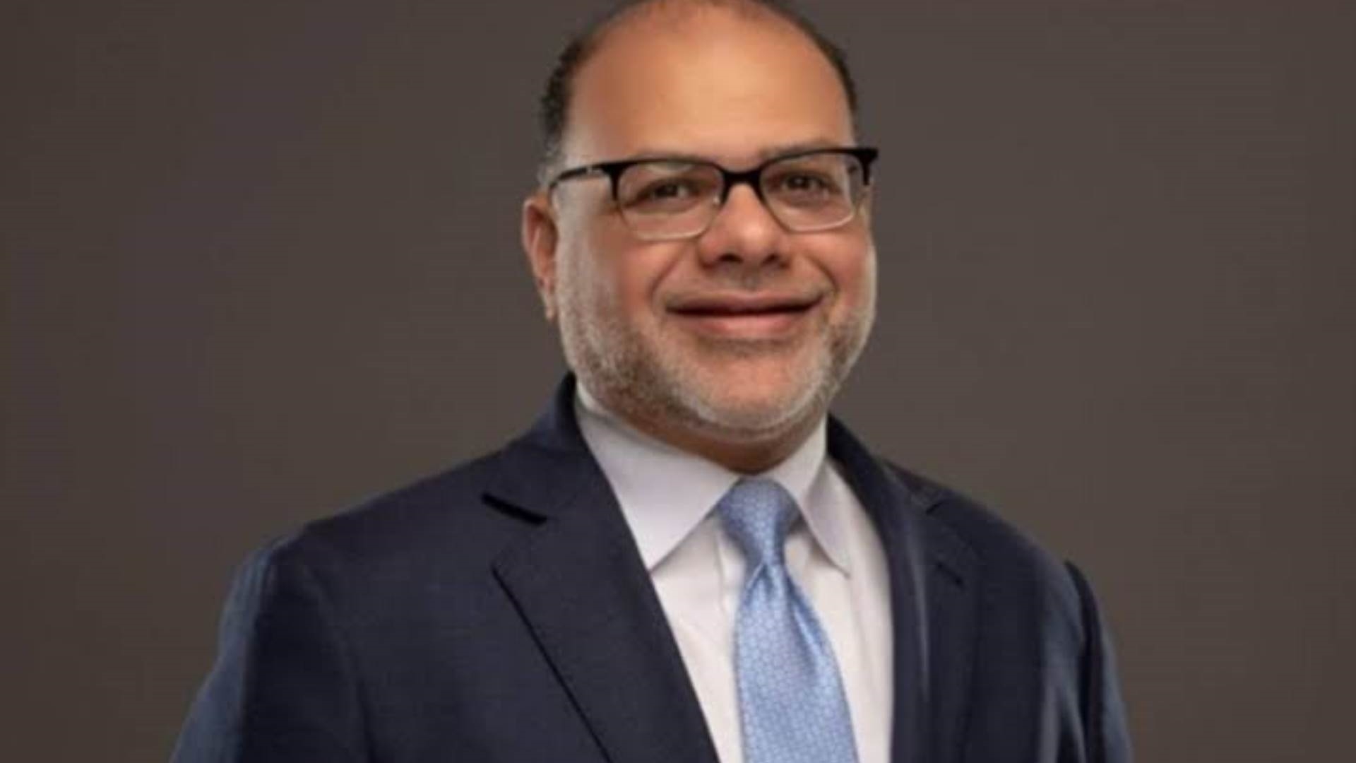 شريف لقمان وكيل محافظ البنك المركزي للشمول المالي FirstBank