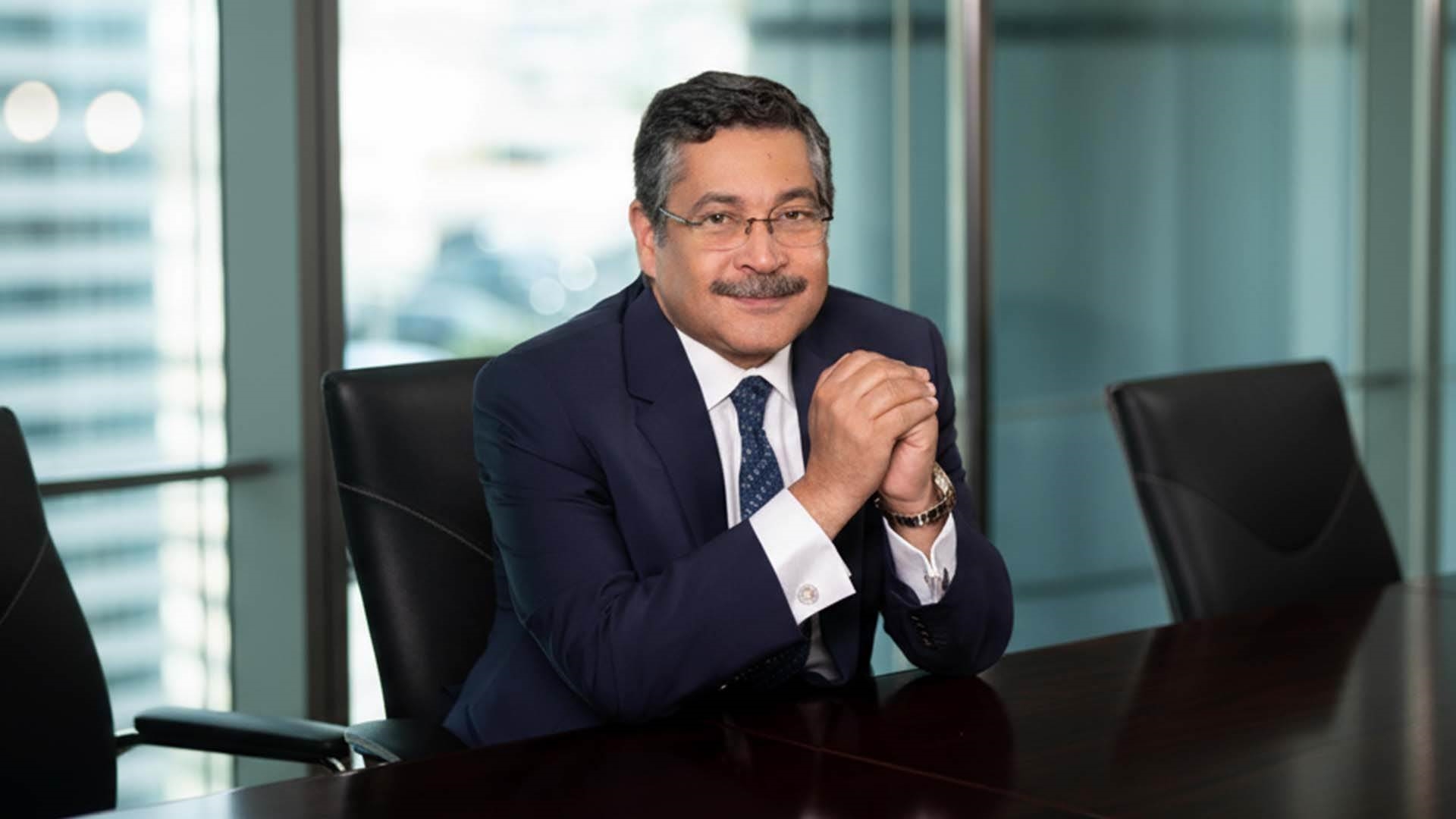 حسن غانم الرئيس التنفيذي والعضو المنتدب لبنك التعمير والإسكان  FirstBank