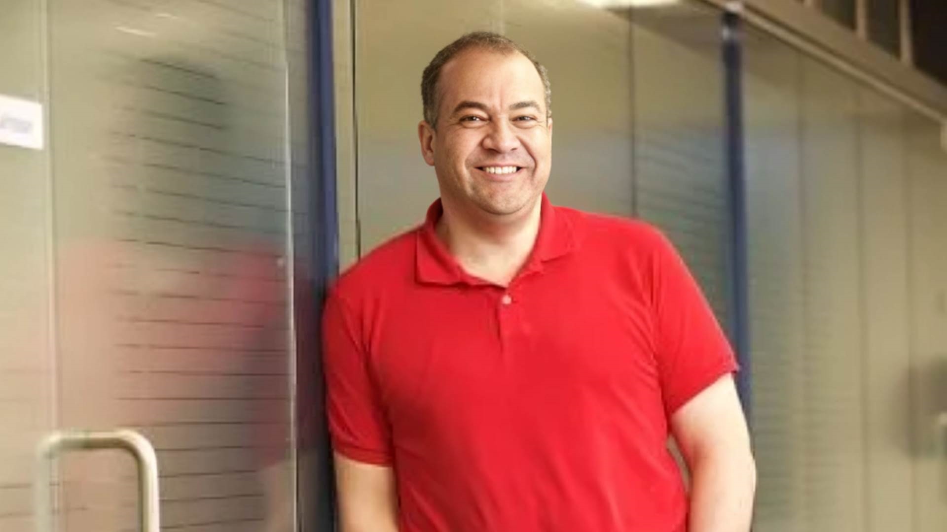 عمرو عوض الله الشريك المؤسس والرئيس التنفيذي لشركة Vectara  FirstBank