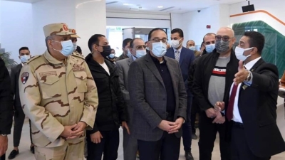 مصطفى مدبولي يتفقد أول فروع بنكا «الأهلي المصري» و «الاستثمار العربي» بالعاصمة الإدارية الجديدة