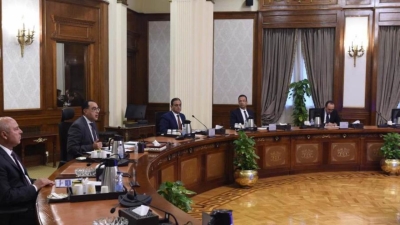 رئيس الوزراء يقرر تعديل قيمة الحد الأدنى للأجور للموظفين