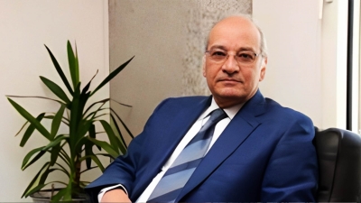 قطوف: محمود أبو العيون.. محافظ البنك المركزي الذي خاض حرب استقلالية السياسة النقدية