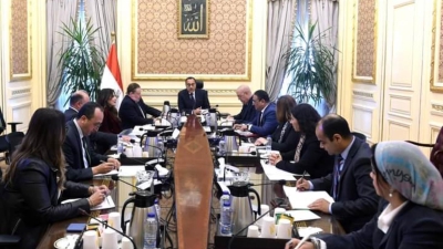 رئيس الوزراء: الأفضلية للمستثمرين الاستراتيجيين في طرح البنوك وشركات التأمين