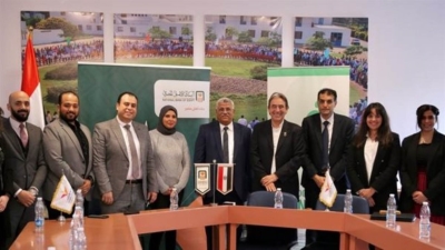 «الأهلي المصري» يوقع بروتوكول تعاون مع مجموعة شركات سيكم لدعم المشروعات الصغيرة والمتوسطة