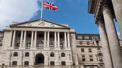 بنك إنجلترا يرفع أسعار الفائدة بمقدار 25 نقطة أساس إلى 4.5%