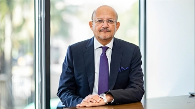 صُنّاع القرار: حسين رفاعي يدون 6 سنوات تاريخية مع بنك قناة السويس