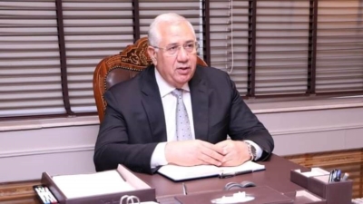 بالتنسيق مع «المركزي».. وزير الزراعة يفرج عن 284 ألف طن اعلاف «الذرة والصويا» بحوالي 141 مليون دولار