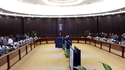 رئيس الوزراء يتابع خطة التعاون مع مؤسسة التمويل الدولية في تنفيذ برنامج الطروحات بحضور محافظ المركزي