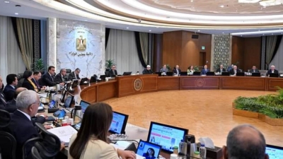 رئيس الوزراء: مبادرة خفض أسعار السلع الأساسية أولوية على أجندة الحكومة