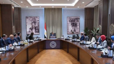 رئيس الوزراء يتابع موقف إجراءات فض التشابكات المالية بين بنك الاستثمار القومي وهيئة البريد