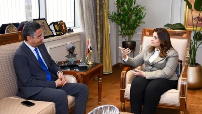 وزيرة الهجرة تستقبل رئيس البريد المصري لبحث استفادة المصريين بالخارج من الخدمات البريدية المتنوعة