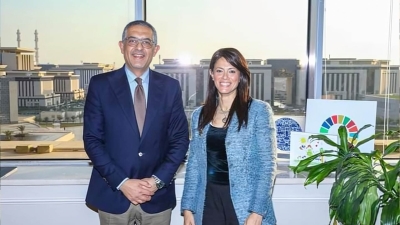 وزيرة التعاون الدولي تلتقي رئيس هيئة الاستثمار لبحث تعزيز التعاون مع شركاء التنمية