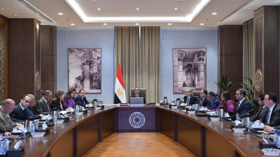 رئيس الوزراء يتابع تنفيذ مشروعات البنية التحتية بحضور محافظ البنك المركزي