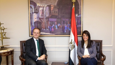 وزيرة التعاون الدولي تناقش مع السفير البريطاني تنفيذ برنامج تمويل سياسات التنمية