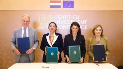 وزيرة التعاون الدولي توقع اتفاقيتين بقيمة 621 مليون يورو مع بنك الاستثمار الأوروبي