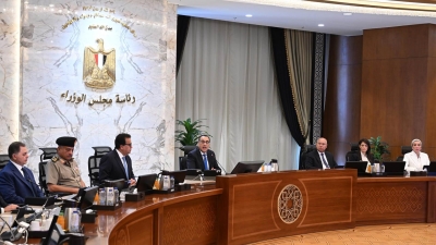 رئيس الوزراء: سنعمل مع المجموعة الاقتصادية على ضبط الأسعار وخفض معدلات التضخم وزيادة الاستثمارات