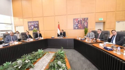 بحضور رئيس بنك التعمير.. وزير الإسكان يستعرض الخطط التسويقية للوحدات السكنية بالمدن الجديدة