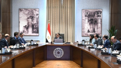 رئيس الوزراء يبحث سُبل الترويج لجذب الاستثمارات الأجنبية المباشرة في مصر