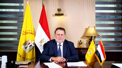 الرئيس السيسي يصدر قراراً بتجديد تكليف حسن عبدالله كمحافظ للبنك المركزي المصري