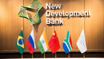 الجزائر تحصل على تفويض للانضمام إلى بنك «بريكس»