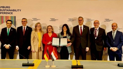 وزيرة التخطيط تشهد التوقيع على اتفاق منحة بقيمة 30 مليون يورو لمشروع الهيدروجين الأخضر بمصر