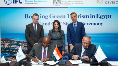 وزيرة التخطيط تشهد توقيع اتفاقية بين مؤسسة التمويل الدولية و«أوراسكوم للتنمية» بقيمة 157 مليون دولار