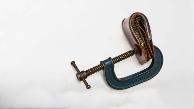 قاموس «First».. ما هو التقشف؟ وكيف يؤثر على الاقتصاد والمجتمع؟