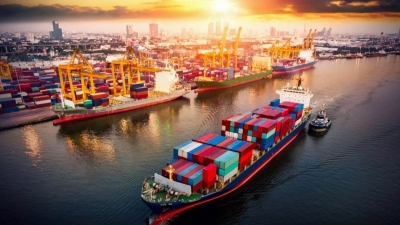 قاموس «First».. ما المقصود بالتجارة الحرة بين الدول وما دورها في تعزيز الاقتصاد العالمي؟