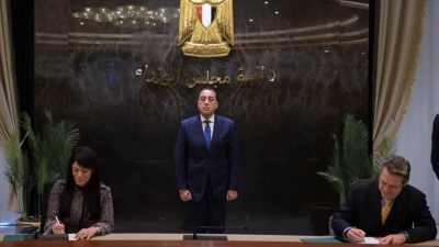 رئيس الوزراء يشهد توقيع مذكرة تفاهم للتعاون بين وزارة التخطيط و«الأوروبي لإعادة الإعمار»