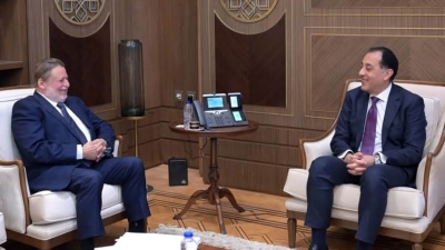 محافظ البنك المركزي يلتقي رئيس الوزراء لاستعراض موقف الاحتياطي النقدي من العملات الأجنبية