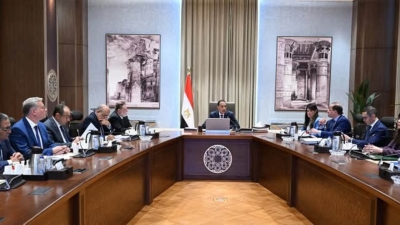 بحضور محافظ البنك المركزي.. رئيس الوزراء يتابع مستجدات الموقف الحالي لبرنامج الطروحات الحكومية