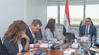 وزير الاستثمار يبحث مع «EBRD» سبل تعزيز الاستثمار والتجارة الخارجية ويستعرض جهود الإصلاح الاقتصادي في مصر