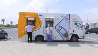 البنك الأهلي المصري يوفر سيارات الصراف الآلي لتسهيل المعاملات المالية لرواد معرض «تراثنا 2025»