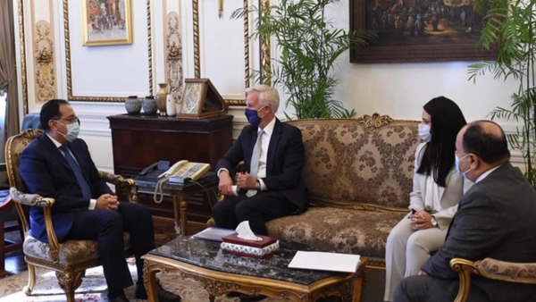 مصطفي مدبولي يلتقي نائب رئيس مجموعة سيتي بنك جروب 