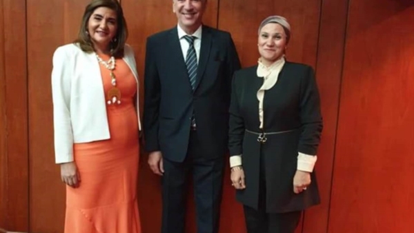 أكاديمية الشروق تكرم نور الزيني رئيس قطاع الإتصال المؤسسي ببنك قناة السويس