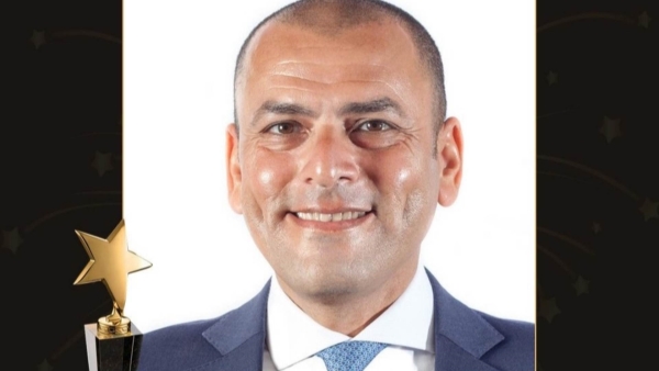أداء إستثنائي مع بنك كريدي أجريكول.. شريف حسن يحصد «THE FIRST - COMMUNICATION»