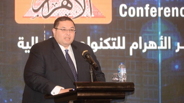 أيمن حسين: القطاع المصرفي نفذ مليار معاملة إلكترونية بقيمة 2.8 تريليون جنيه