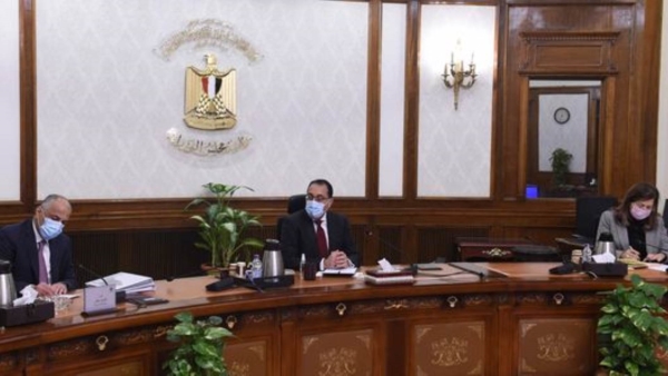 رئيس الوزراء يجتمع بمحافظ البنك المركزي لمناقشة تداعيات الأزمة الروسية ـ الأوكرانية