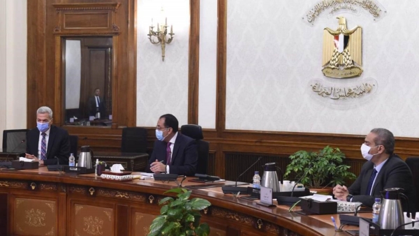 مدبولي: تنسيق كامل مع الوزارات والجهات المعنية والبنك المركزي لحل أي مشكلة تطرأ وتذليل العقبات