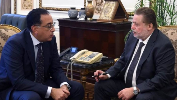 رئيس الوزراء يستعرض مع محافظ البنك المركزي محاور المؤتمر الاقتصادي