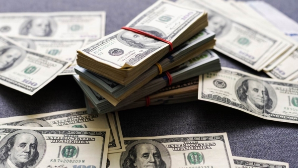 الدولار يصل إلى 27.25 جنيه بالبنوك.. مرتفعًا بـ69 قرشاً خلال تعاملات اليوم