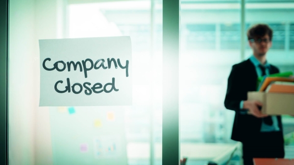 قاموس «First»..ماذا يقصد بتصفية الشركات؟