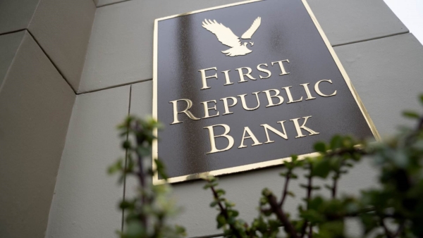 بلومبرج: «First Republic Bank» الأميركي يفقد 60% من قيمته رغم تأكيده موقف السيولة