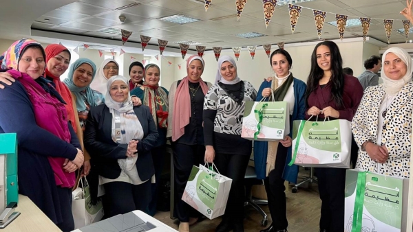 بنك التعمير والإسكان يشارك موظفاته الإحتفال بعيد الأم 