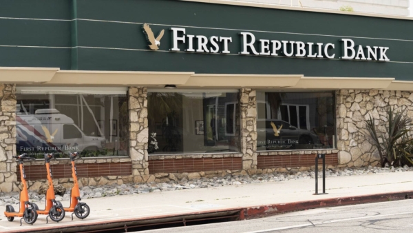 بلومبرج الشرق: أميركا تدرس زيادة دعم البنوك ومنح «فيرست ريبابليك» وقتاً لتوفيق أوضاعه