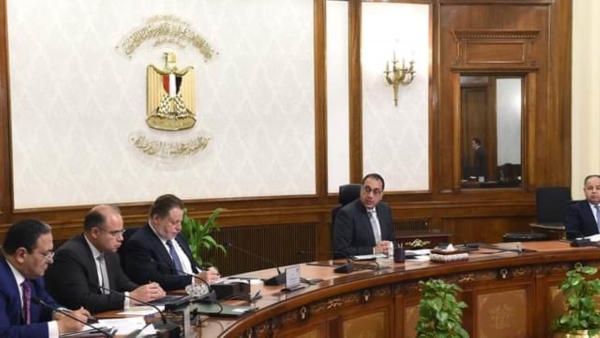 رئيس الوزراء يستعرض استراتيجية «الرقابة المالية» لتعزيز دور القطاع غير المصرفي بحضور محافظ المركزي