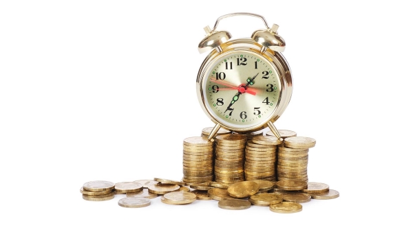 قاموس «First»...ما الفرق بين الودائع الأجلة والودائع تحت الطلب؟