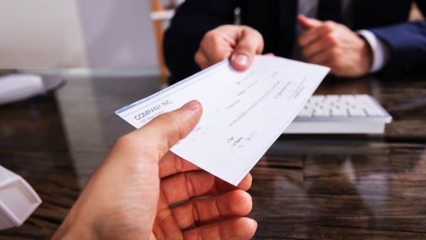 قاموس«First».. ما هي غرفة مقاصة الشيكات؟