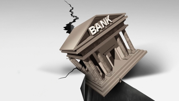 قاموس «First».. ما المقصود بـ«الذعر المصرفي»؟