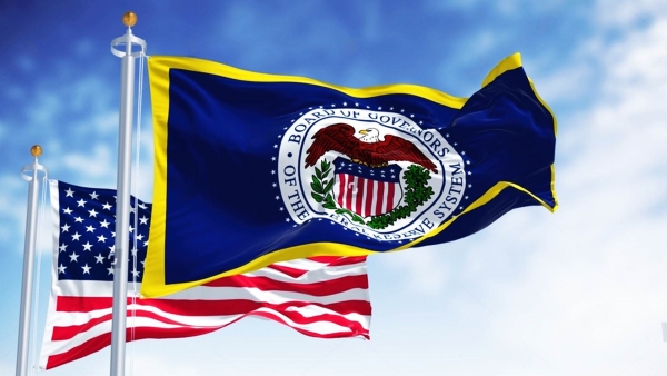 هل ينهار الدولار في أول يونيو؟! .. «First Bank» يحلل أزمة الديون في أمريكا